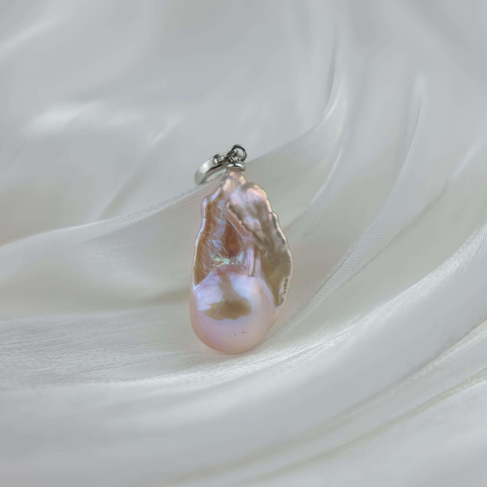 Baroque pearl pendant - Pink