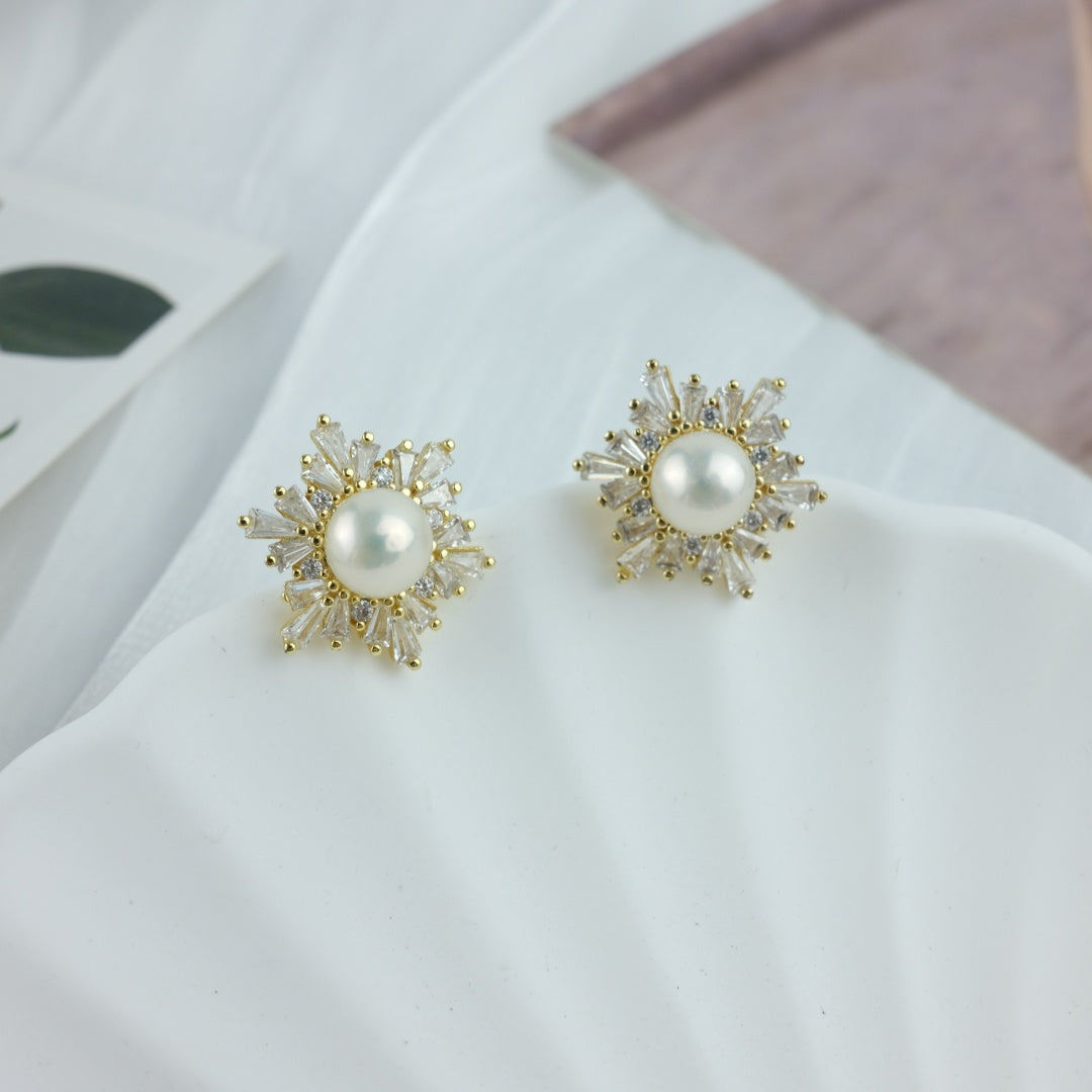 FRESHWATER PEARL EARRINGS  - SUNNY
