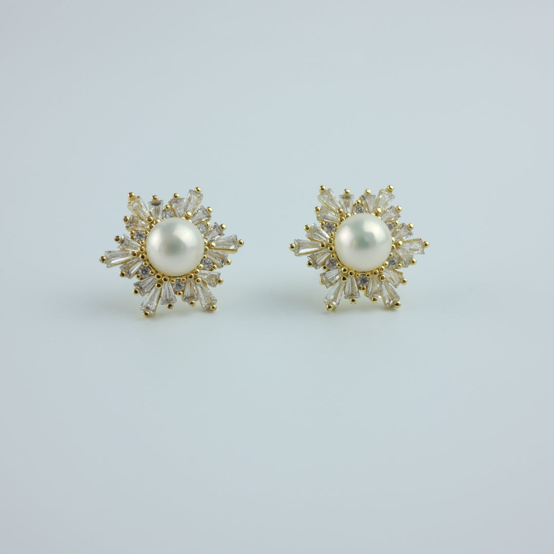 FRESHWATER PEARL EARRINGS  - SUNNY