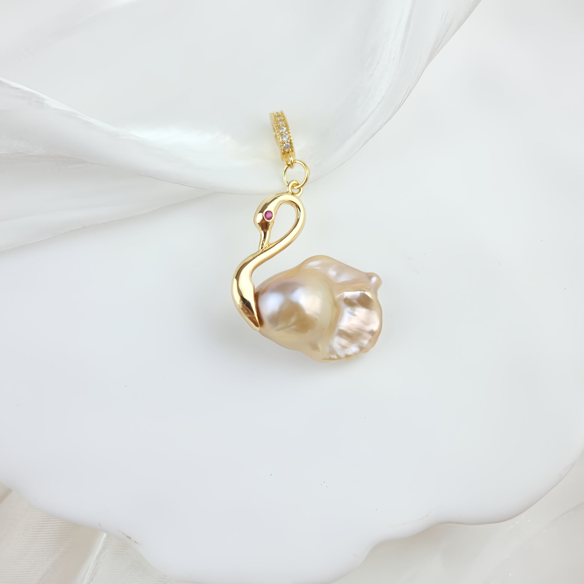Baroque Pearl  Pendant -  Swanlure