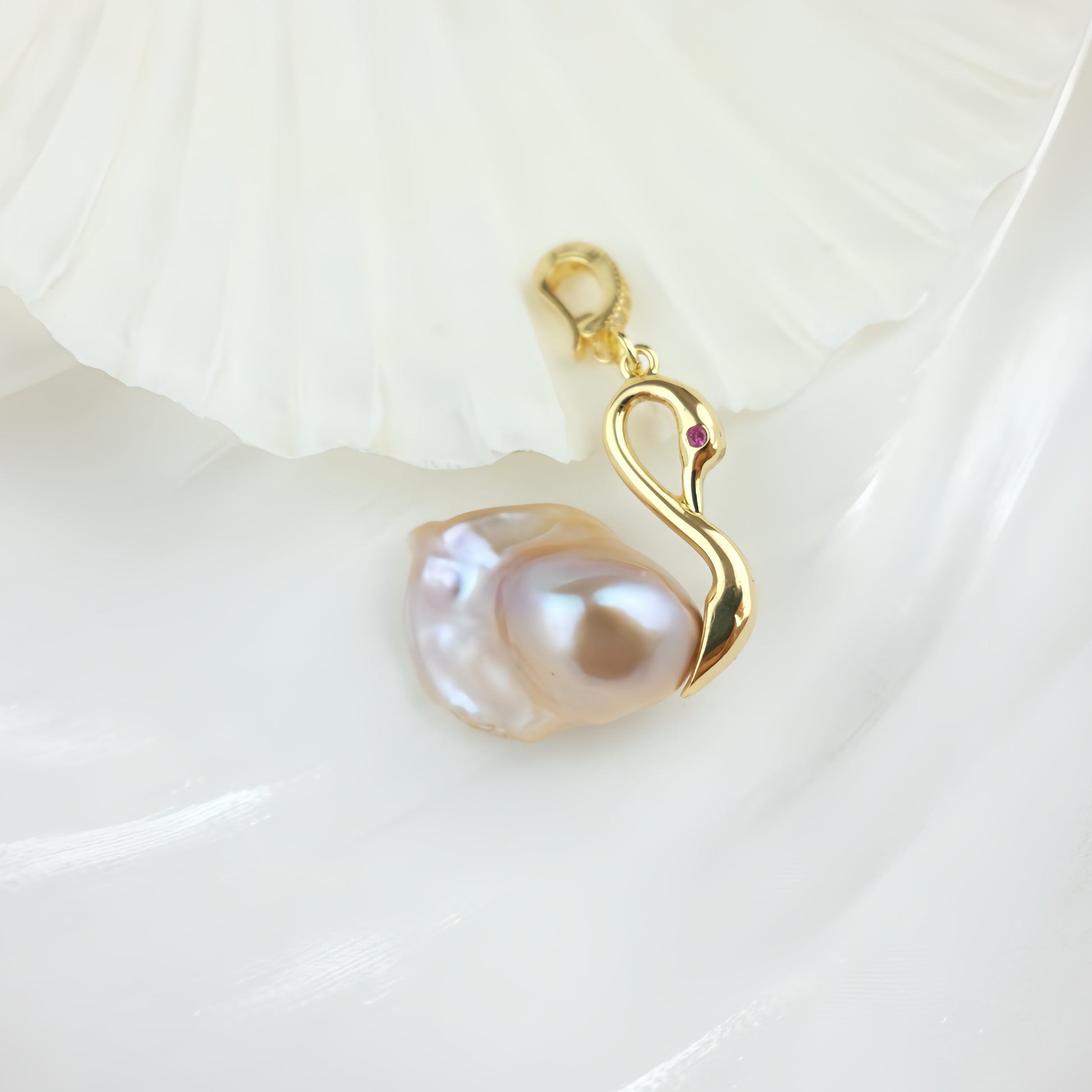 Baroque Pearl  Pendant -  Swanlure