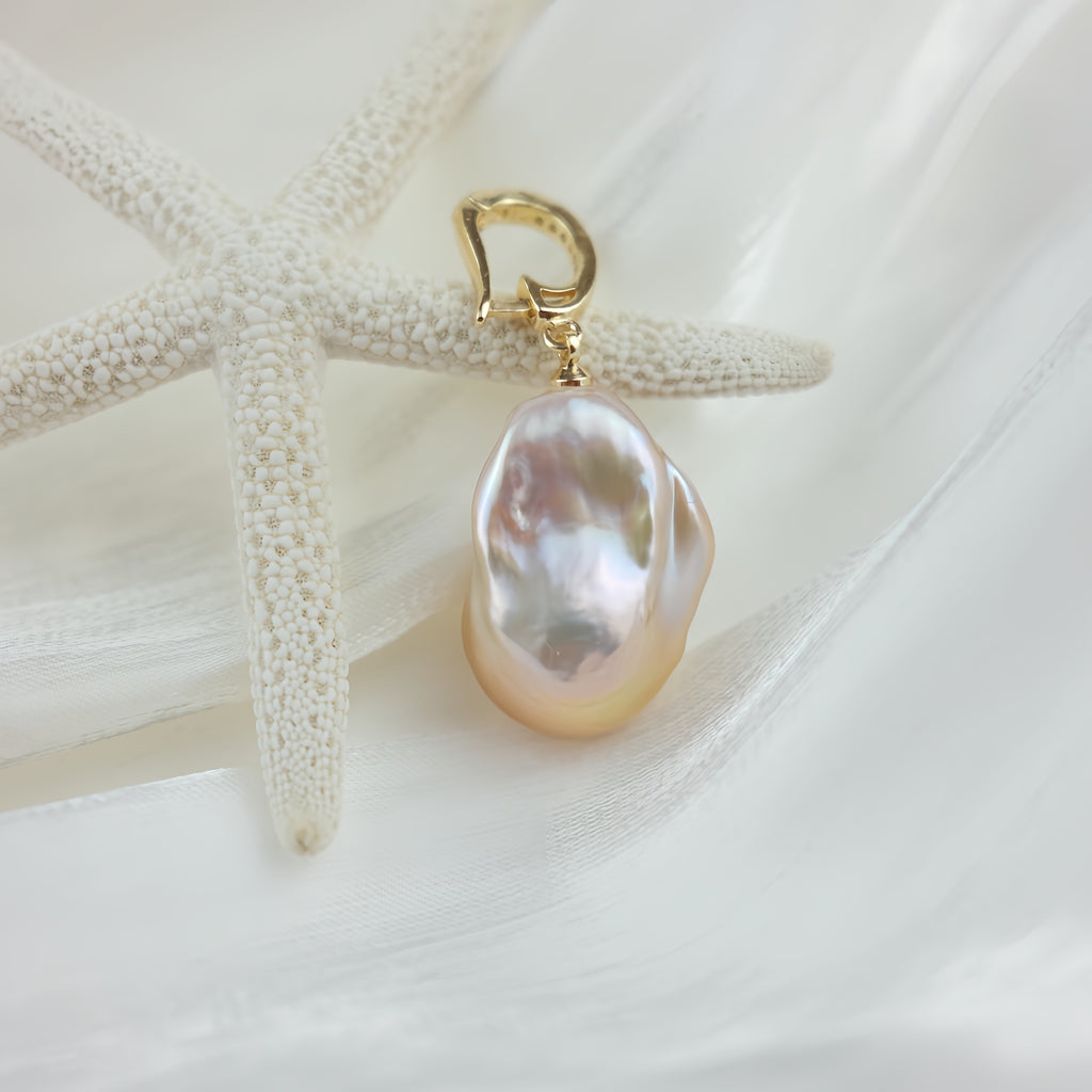 Baroque Pearl  Pendant - Lan
