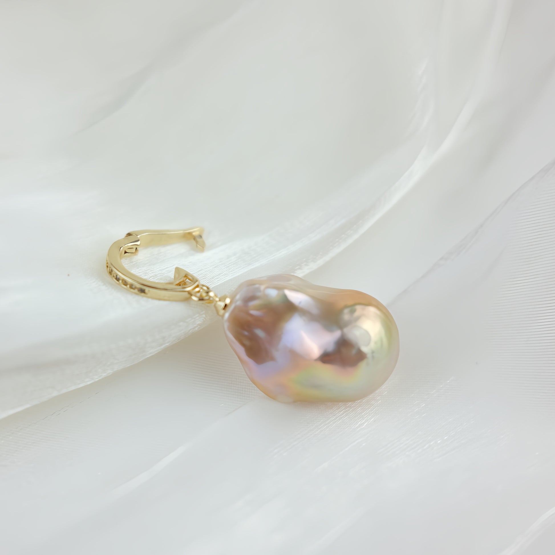 Baroque Pearl  Pendant - Lan