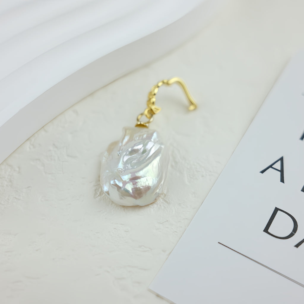 Baroque Pearl Square Pendant - Nacre