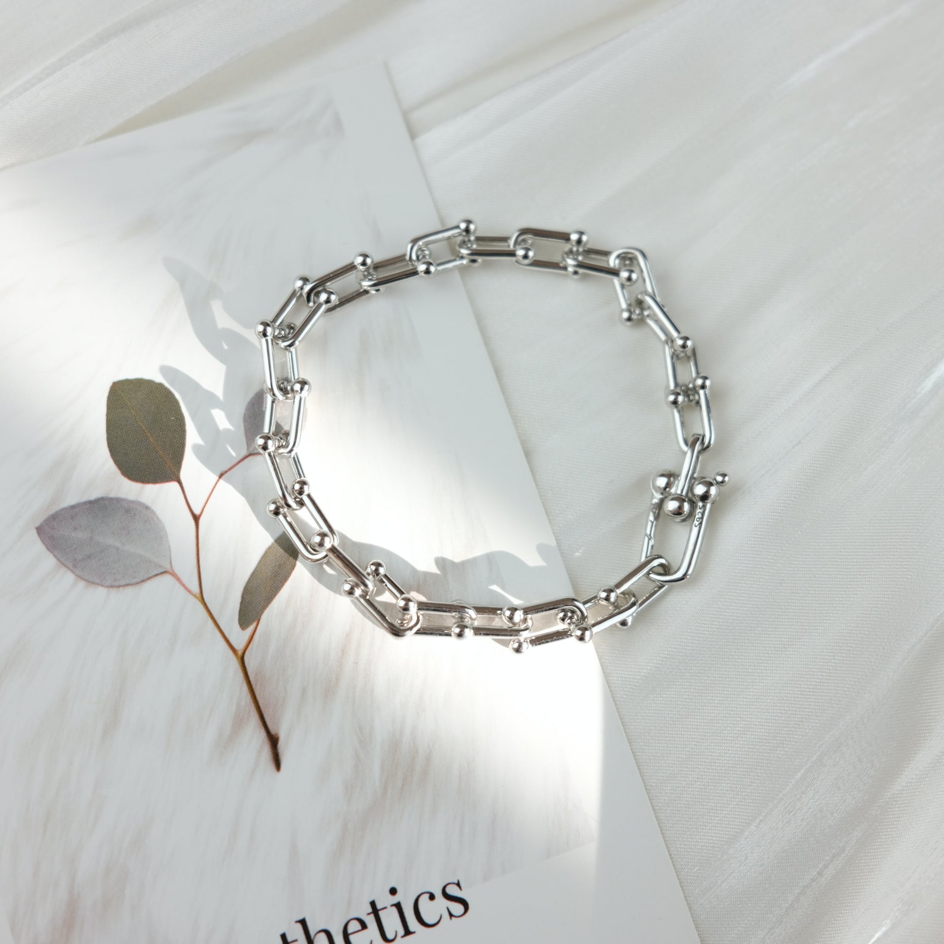 Horseshoe Clasp Chain Bracelet - Harper