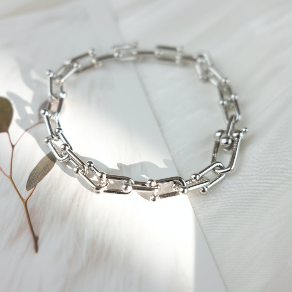 Horseshoe Clasp Chain Bracelet - Harper