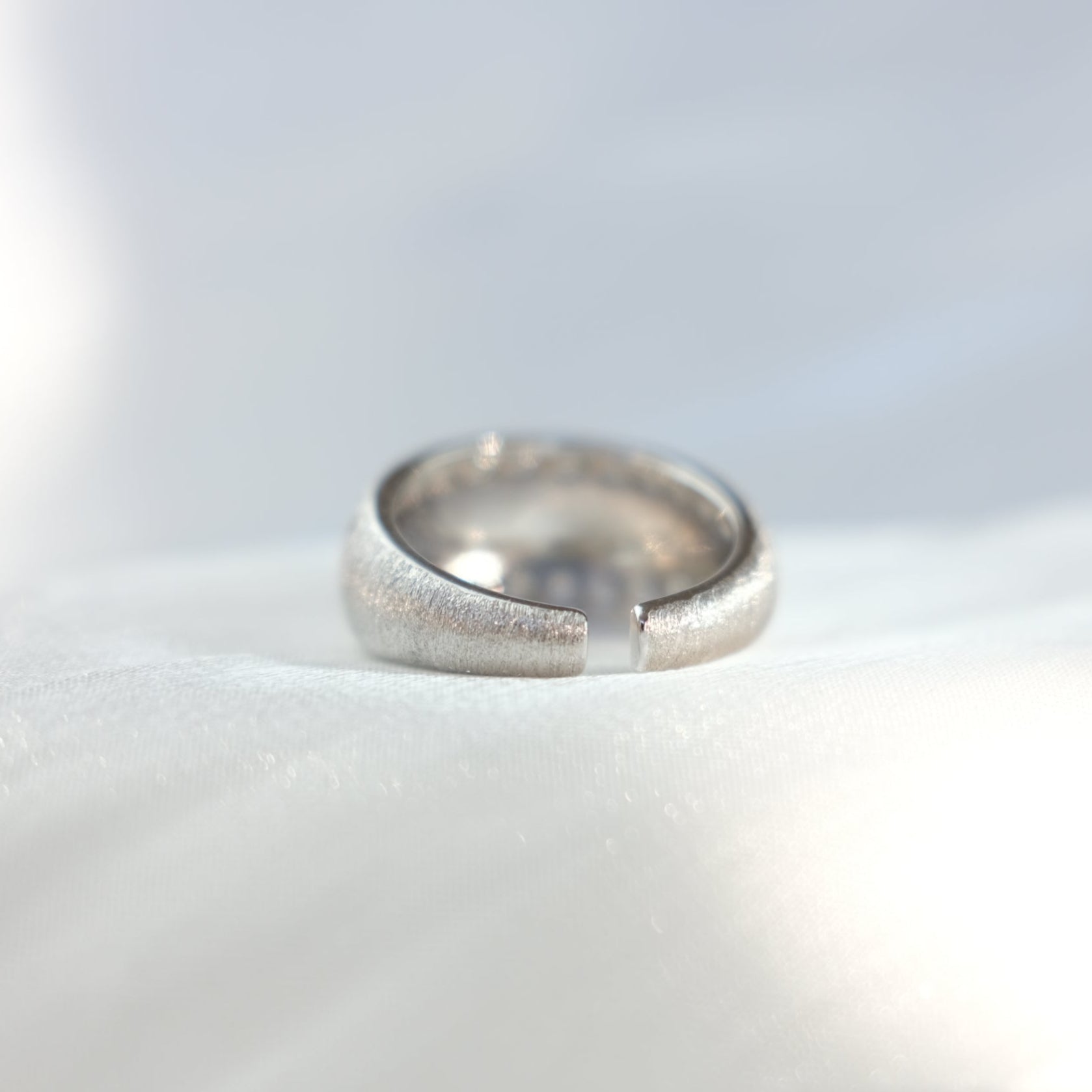 Matte and brushed finish open ring - Sophia