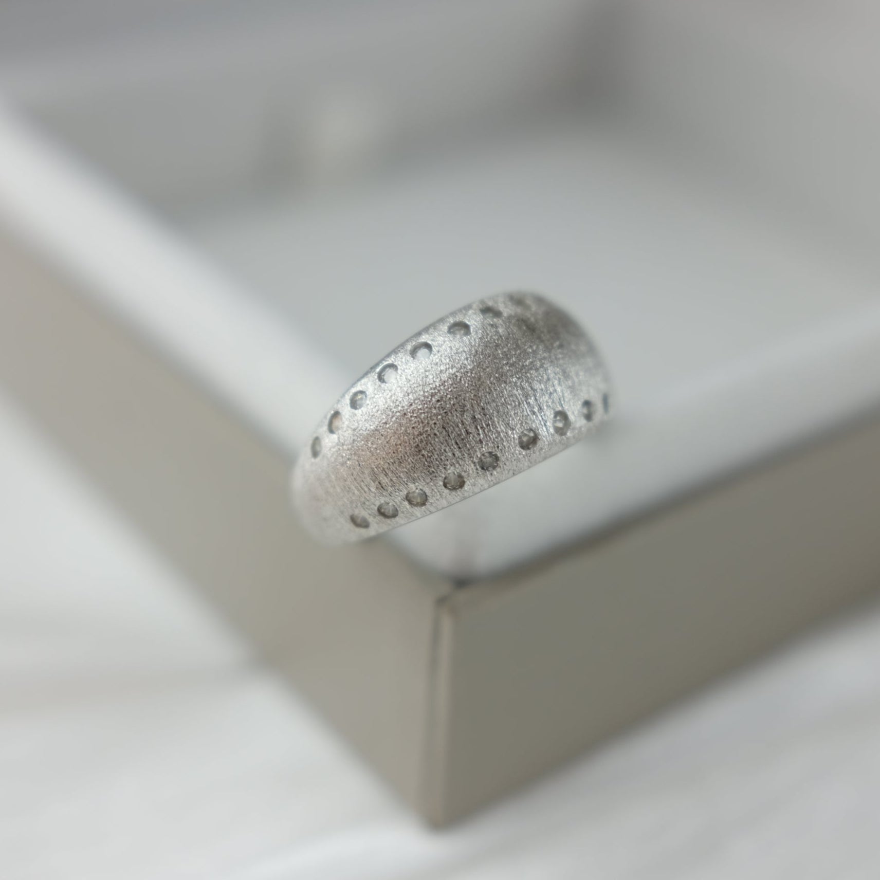 Matte and brushed finish open ring - Sophia
