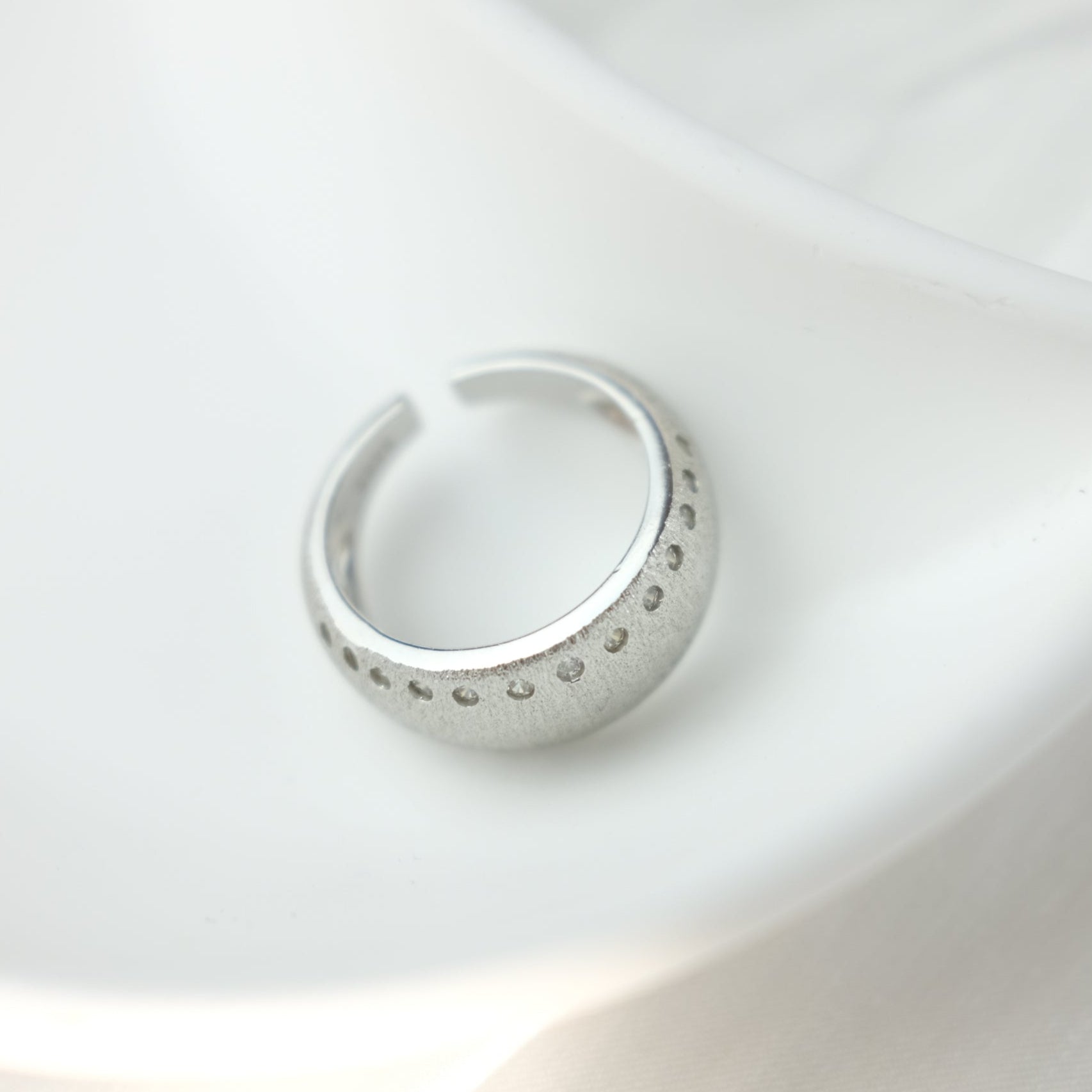 Matte and brushed finish open ring - Sophia