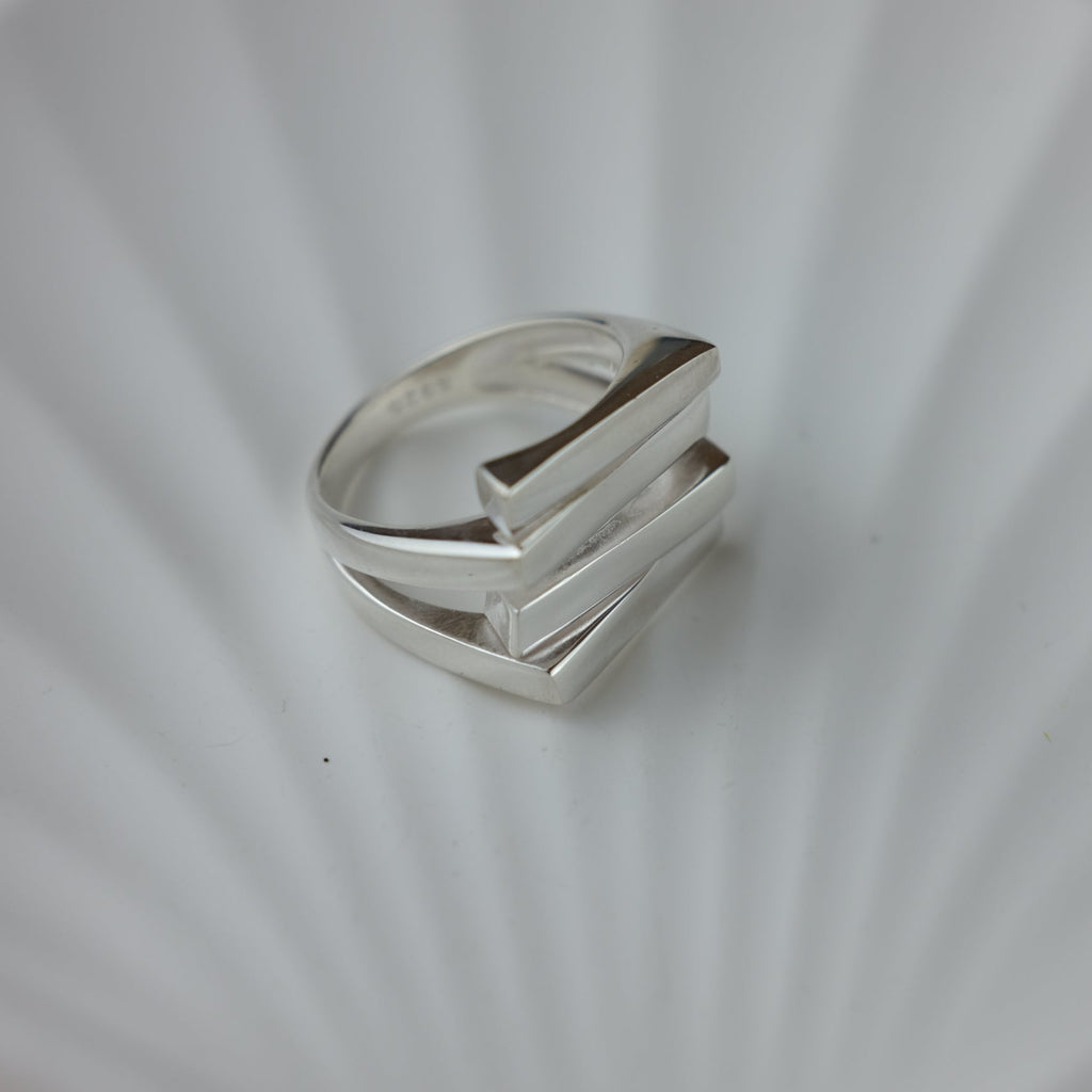 Crisscross open ring - Liu
