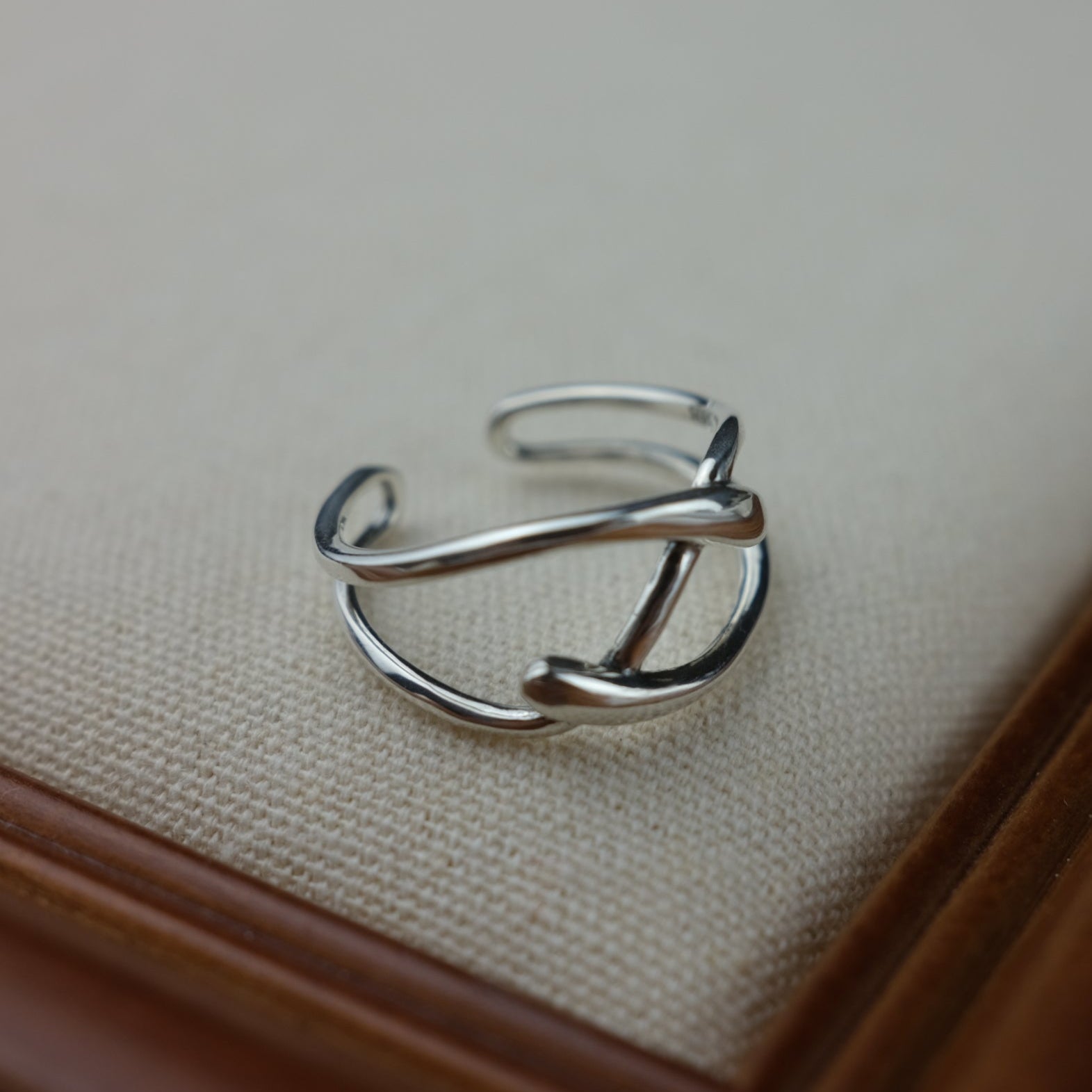 Sleek Curves open ring - Jia