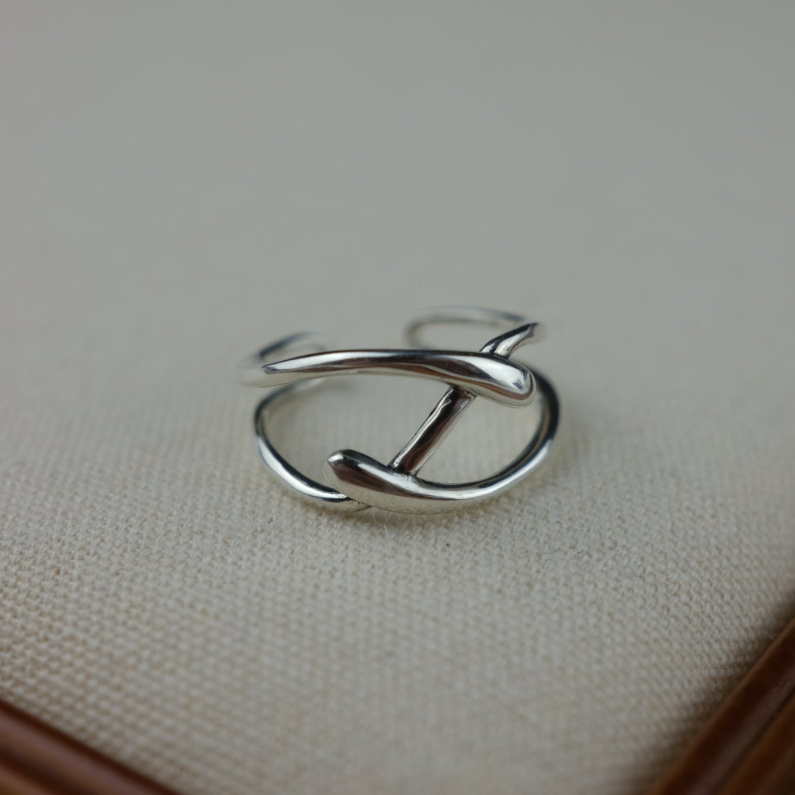 Sleek Curves open ring - Jia