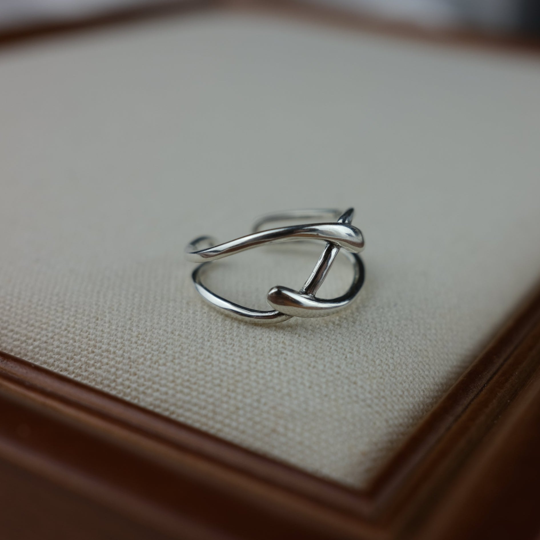 Sleek Curves open ring - Jia