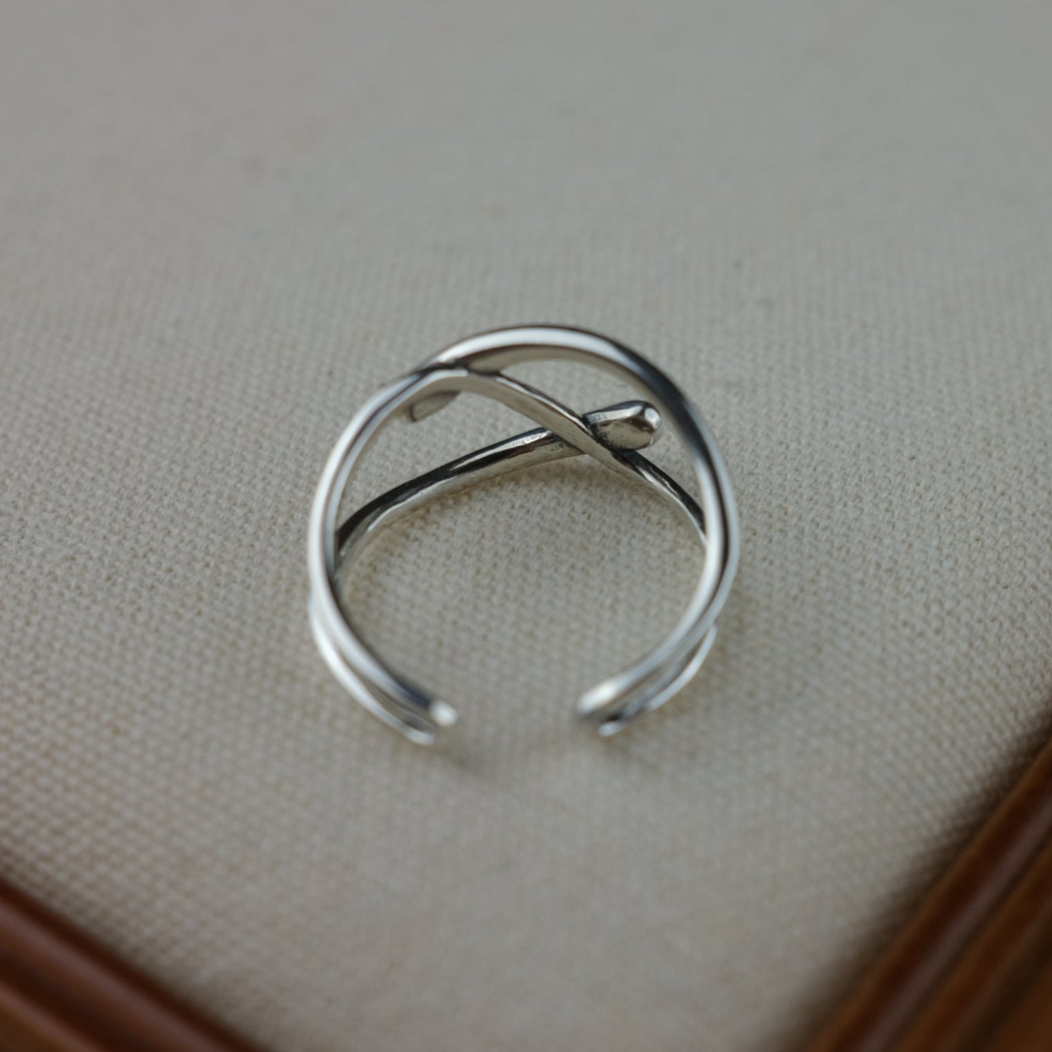 Sleek Curves open ring - Jia