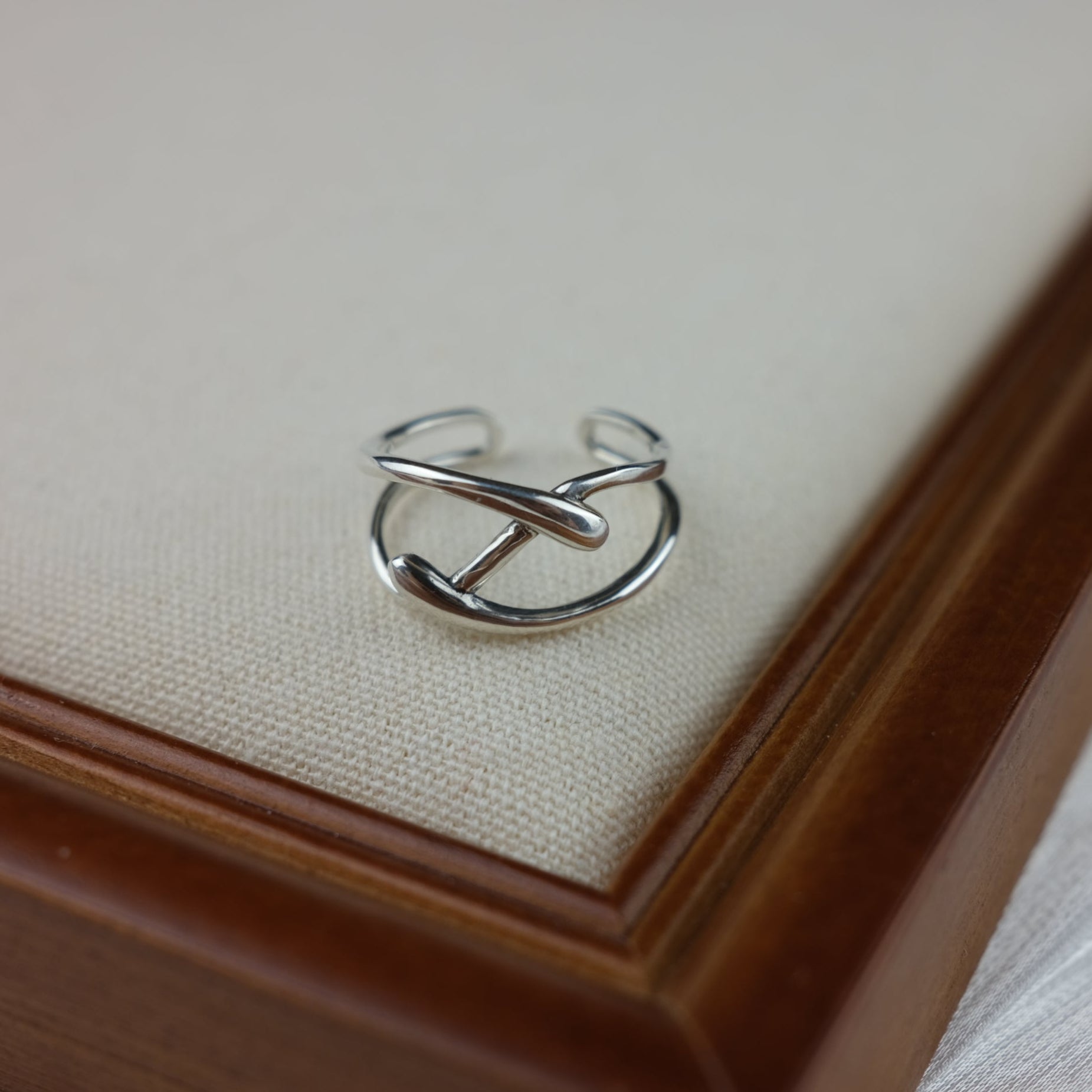 Sleek Curves open ring - Jia