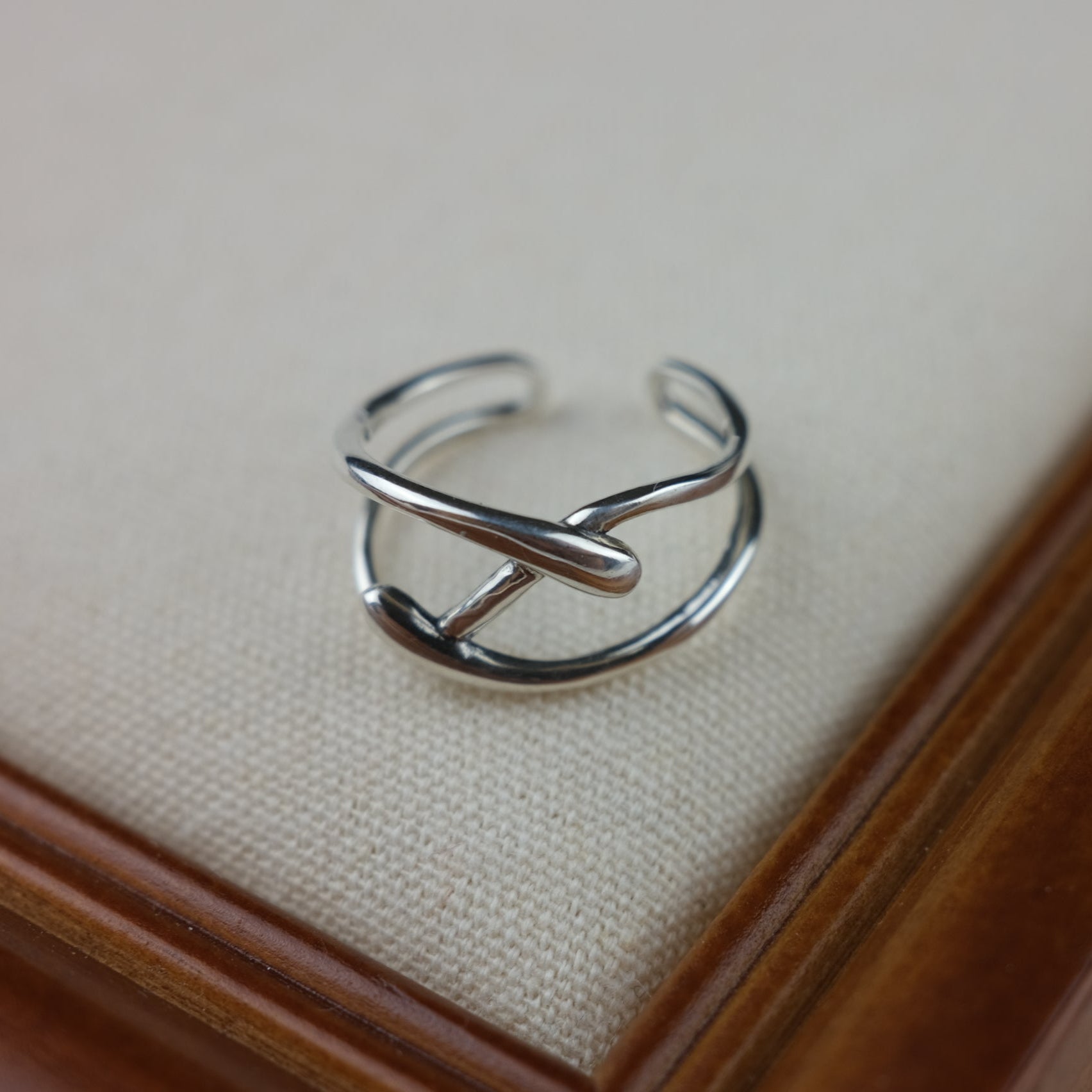 Sleek Curves open ring - Jia